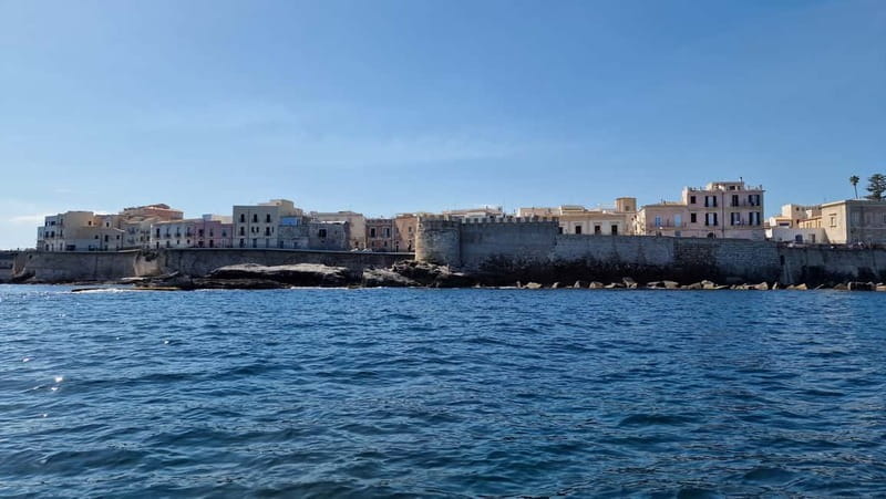 Siracusa: Ortigia +sea caves +fishing experience - The Magic of Wildlife and Marine Life