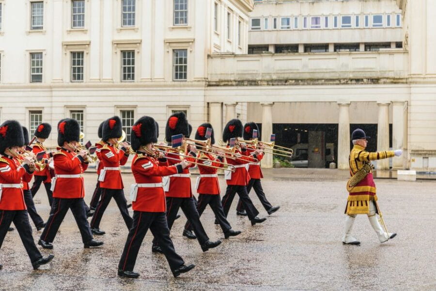 Skip the line Westminster Abbey & Guard Change Ceremonies - Entering The Majesty of Westminster Abbey