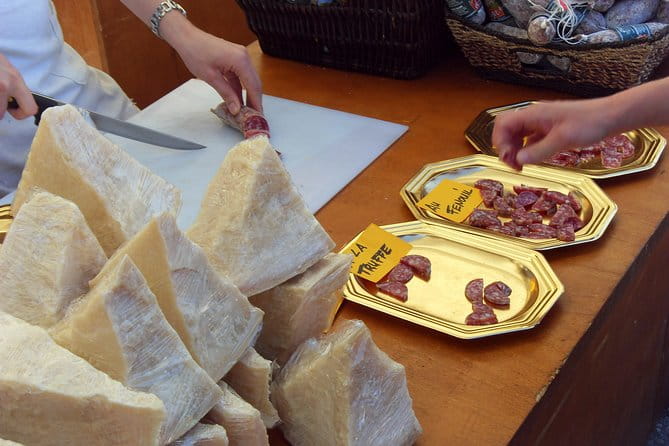 Small-group Street food tour in Padua - The Guides: Passion and Personal Touch
