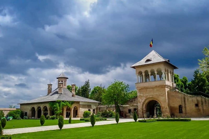 Small Group Tour to Mogosoaia Palace & Snagov Monastery - Mogosoaia Palace: A Jewel of Romanian Architecture