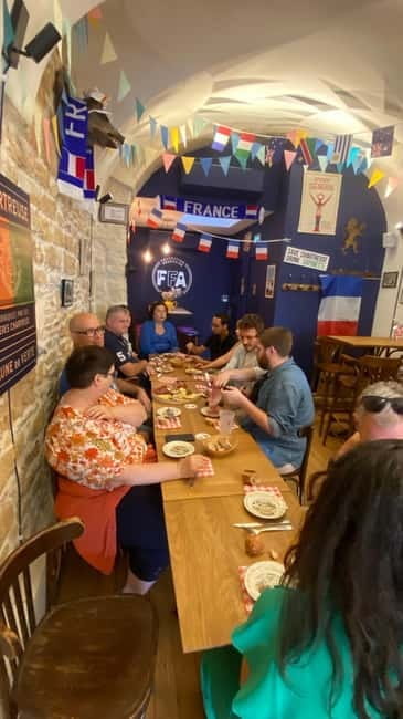 So Frenchy Tour - A Cultural and Gastronomic Stroll - The Itinerary in Detail: From Place Bellecour to Vieux Lyon