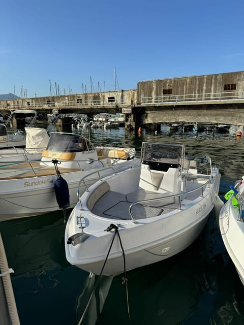 Sorrento: boat rental without a license, sail to Capri - Price and Logistics: Analyzing Value