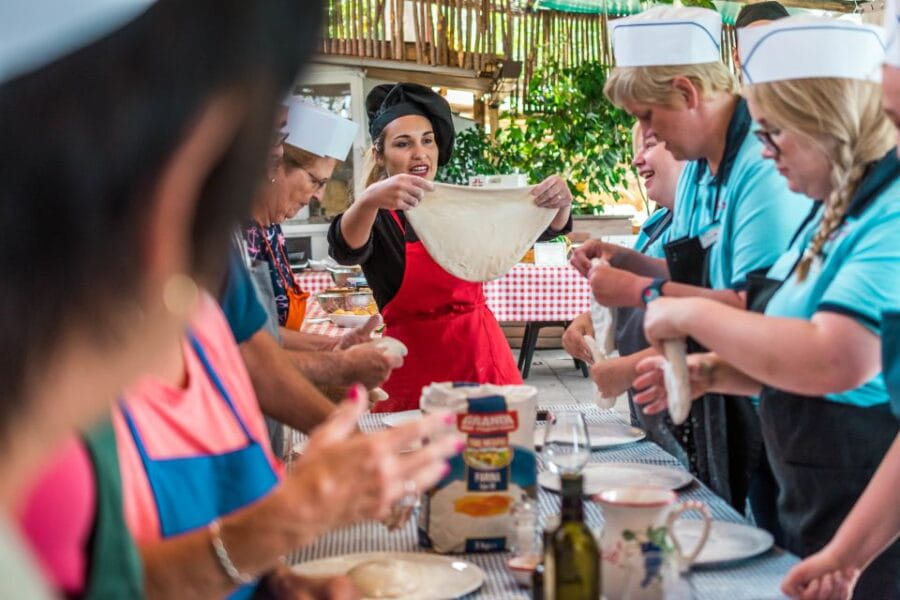 Sorrento: Pizza Making Class - Entering the World of Authentic Pizza Making in Sorrento