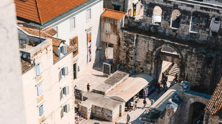 Split: Diocletian's Palace and Old Town Guided Walking Tour - Exploring the Old Town’s Streets and Squares