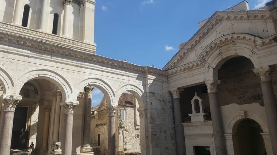 Split: Old Town Food Tour - From Ancient Walls to Modern Flavors: The Green Market