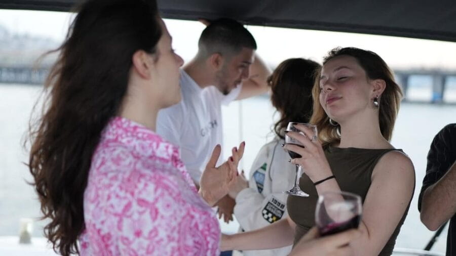 stanbul:Private Luxury Yacht on Bosphorus 14 Meter(46 feet) - Is This Experience Right for You?