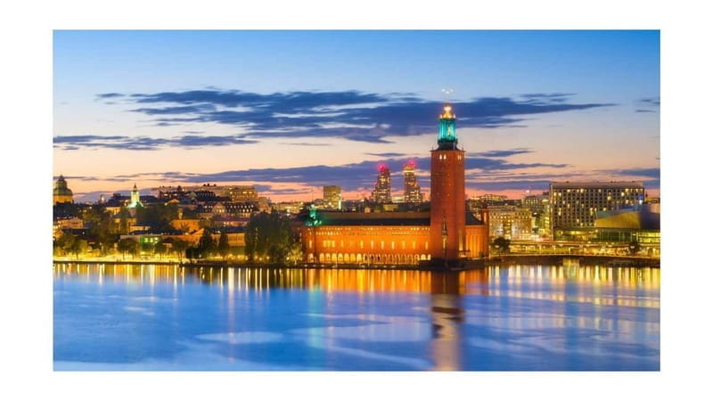 Stockholm Day Tour: Old Town, Vasa Museum & City Views - Inside Stockholm City Hall: The Architectural Jewel