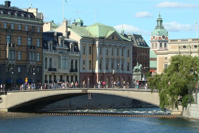 Stockholm: Modern City and Old Town, a Small Group Walking Tour - Walking into Sweden’s Medieval Heart: Old Town