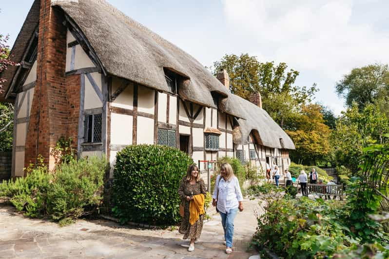 Stratford-upon-Avon: Anne Hathaway's Cottage Entry ticket - The Beauty of the Gardens and Surroundings