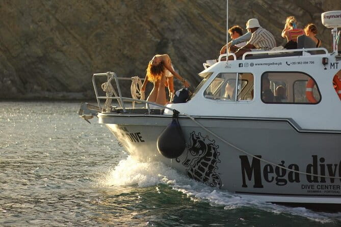 Sunset boat tour in Sesimbra - Practical Tips for Your Sunset Boat Tour in Sesimbra