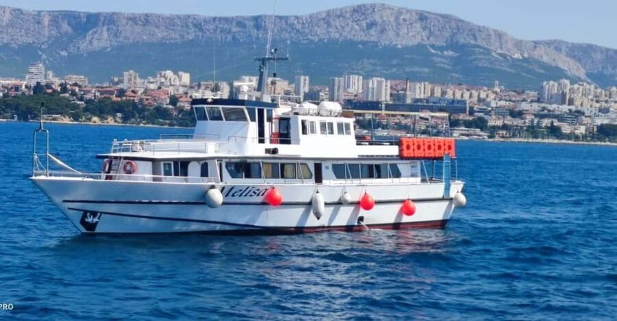 SUNSET DOLPHIN WATCHING BOAT TOUR - Scenic Routes and Prime Dolphin-Watching Spots