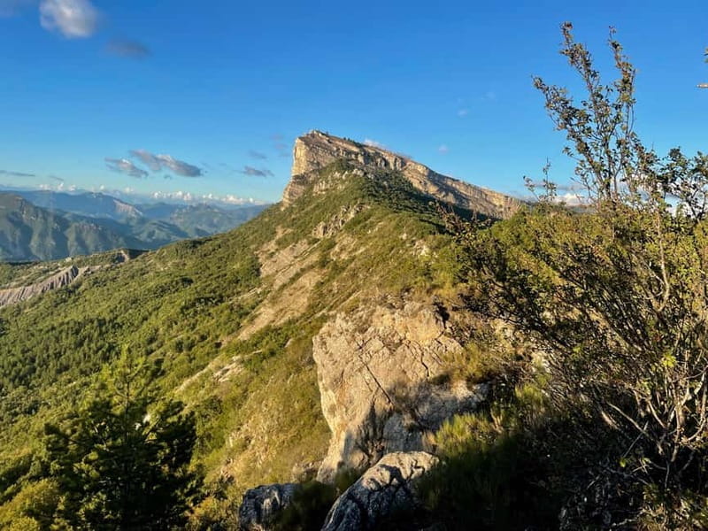 Sunset on Gâche mountain - Panoramic view of the Alps - Who Should Consider This Experience?