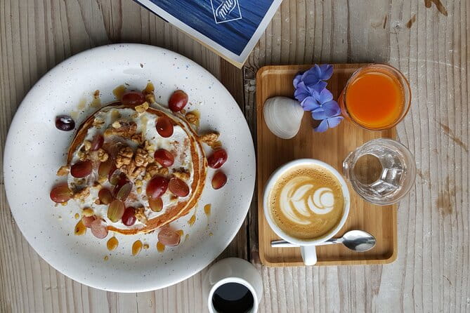 Surfing at The Shore in The Hague - Why the Small Group Matters