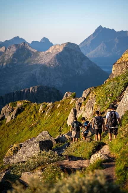 Svolvær: Guided Hike with Snacks - Exploring the Arctic Wilderness: A Closer Look at the Guided Hike