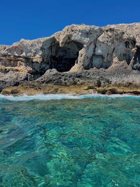 Syracuse: Ortigia Island and Sea Caves Boat Tour with Drinks - The Scenic Beauty of Sea Caves and Monuments