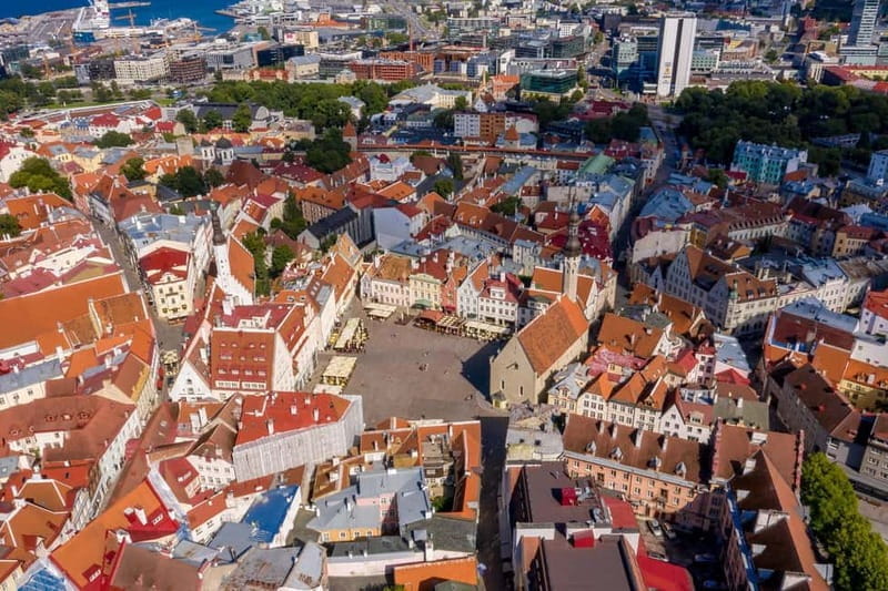 Tallinn: Express Walk with a Local in 60 minutes - What It’s Like with a Local Guide