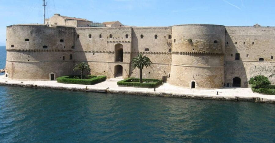 Taranto: 2 Seas Walking Tour - Starting at Piazza Castello: The Beating Heart of Taranto