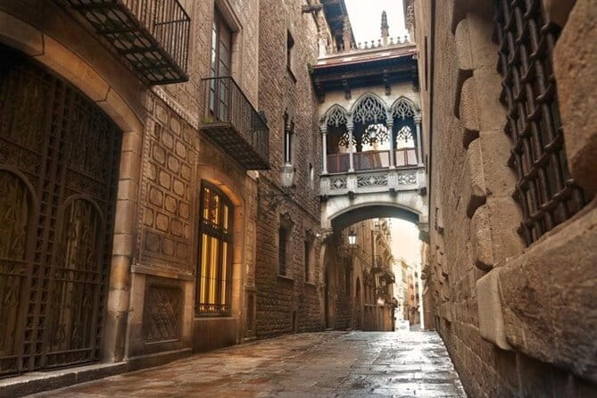 Tarragona Scavenger Hunt and Highlights Self-Guided Tour - Who Will Love This Experience?