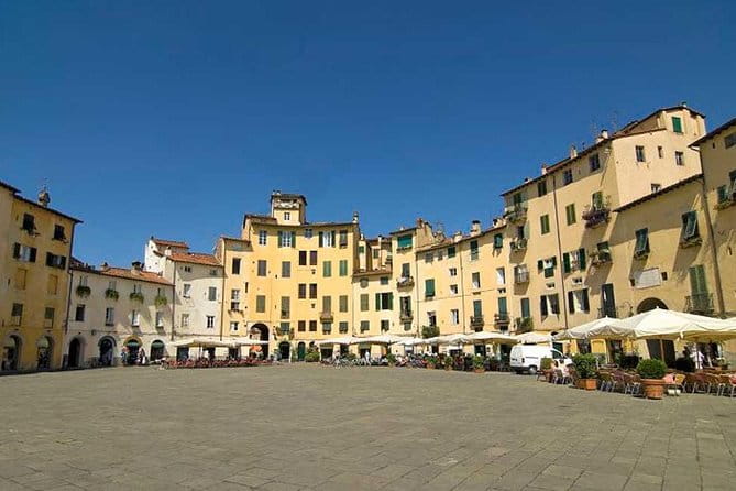 The best of Lucca and Pisa tour - The Perfect Balance: An In-Depth Look at the Best of Lucca and Pisa Tour