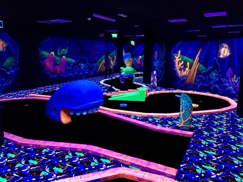 The Hague: Glowgolf Glow in the Dark Indoor Minigolf - Practical Tips for Visiting