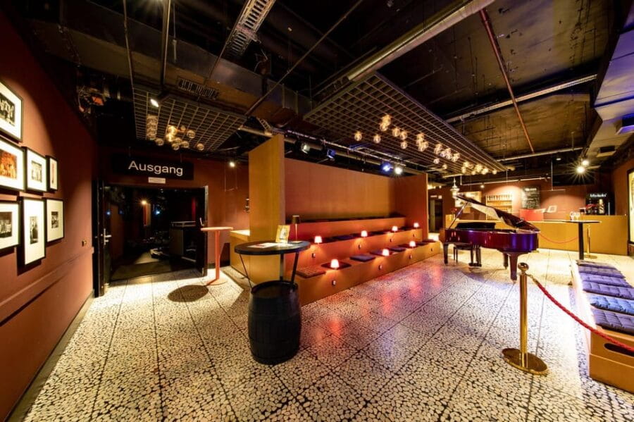 The porcupine anniversary program: I still have a Tesla in Berlin - Additional considerations about the experience