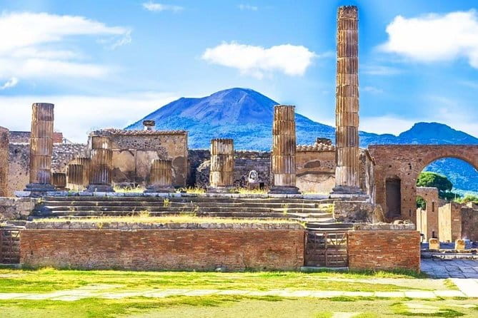 The real life in the old Pompeii tour with Archaelogical Guide All Inclusive - Price and Logistics: Analyzing the Value