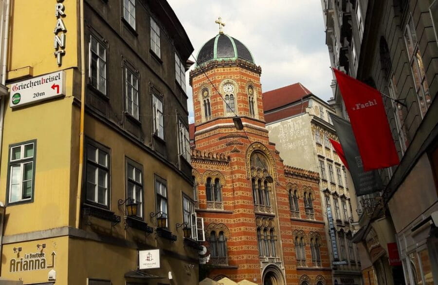 The unknown Vienna City- a guided walking tour in 3 hours - Price and Logistics
