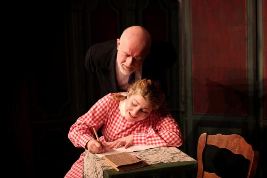 Theatre in Paris: The Lesson (La leçon) - The Play’s Plot and What to Expect