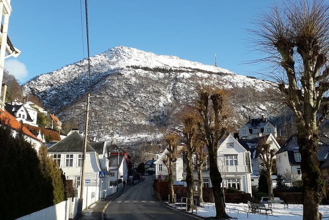 Three-summit hike in Bergen - The Itinerary in Detail: From City to Summit