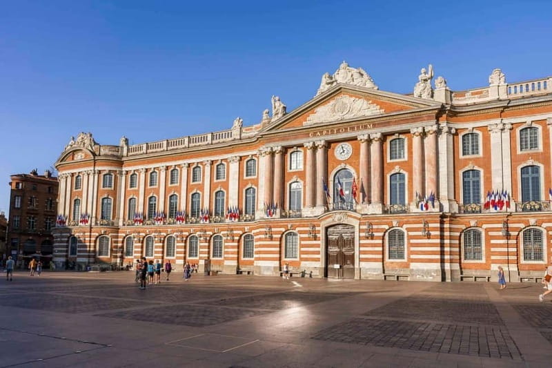 Toulouse and its monuments - guided walking tour in Spanish - In-Depth Look at Each Stop
