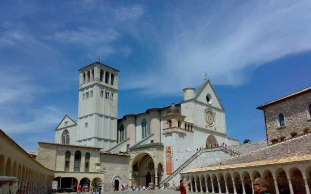Tour Assisi e Spello with van - A Scenic Drive and the Charm of Spello