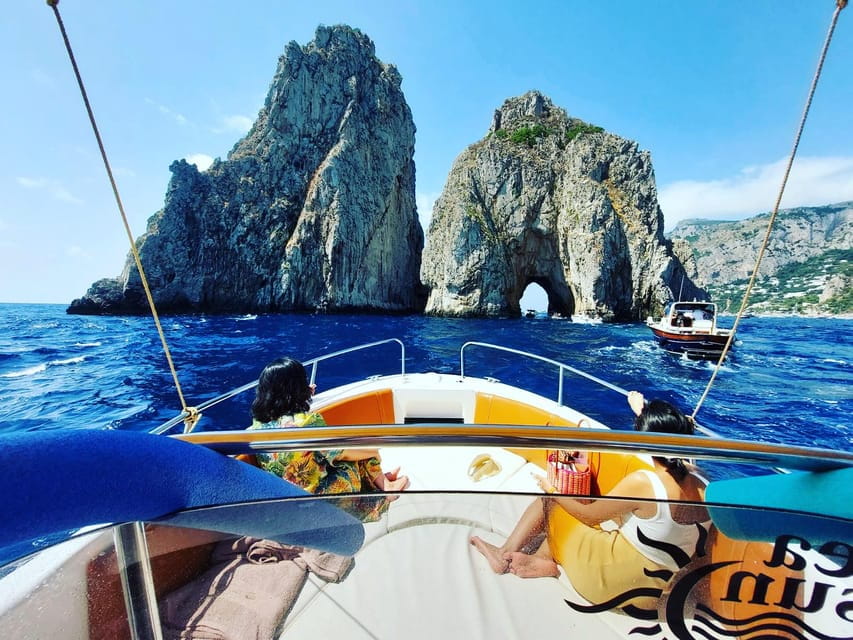 Tour in barca privato Isola di Capri - The Value of a Private Tour in Capri