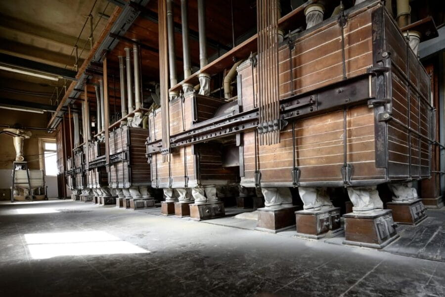 Tradition and taste: tour of Caltagirone's historic mill - Exploring the Mill: An Authentic Journey Into Sicily’s Grain Heritage