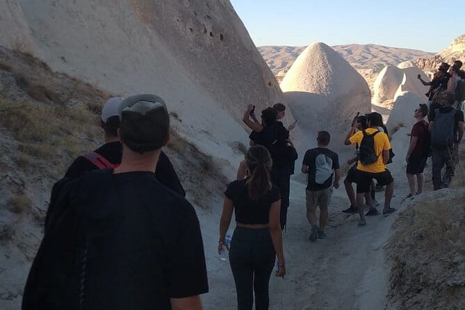 Transfer from Kayseri and Nevsehir Airport Cappadocia mercedes for 16 people - Who Should Consider This Transfer?