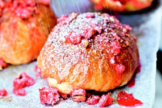 Treasure hunt in a Pedicab tour of Lyon - The Riverside and Scenic Views