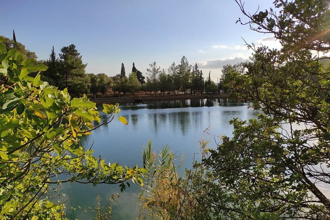 Trekking Rouvas Gorge - The Picnic and Mountain Shelter: Rest and Reflection