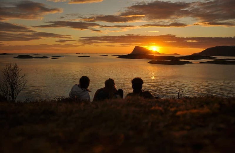 Tromsø: Midnight Sun, Campfire, Beach, Evening Tour - Authenticity and Comfort: The Norwegian Campfire Experience
