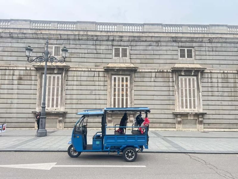 Tuktuk historical tour of Madrid 1 Hr in a fun and original way - Exploring Madrid in a Tuk-tuk: A Complete Guide