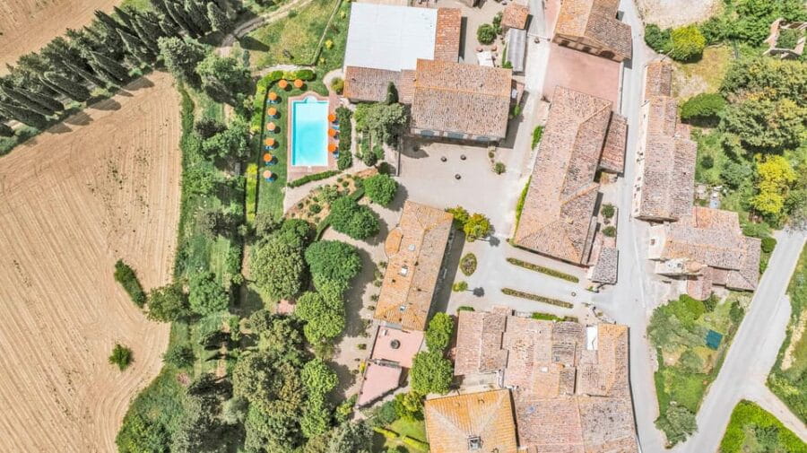 Tuscany: Agro Trekking with Wine and Olive Oil Tasting - Price and Value