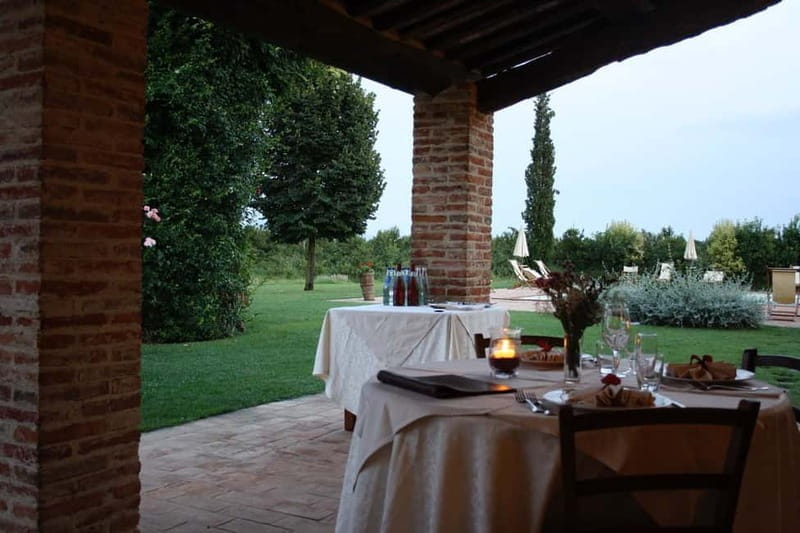 Tuscany: Garden Dinner with Award-Winning Sommelier - Price and Logistics: What’s to Keep in Mind?
