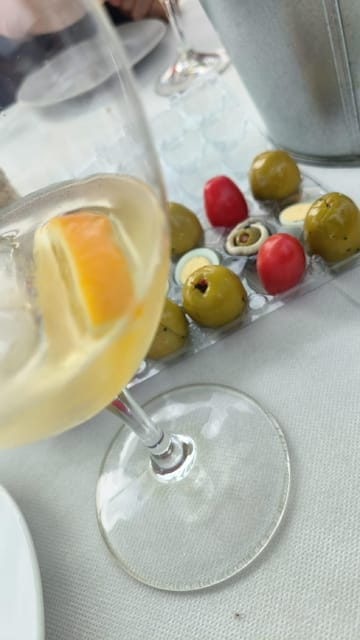 Valencia: Boat ride with tasting of Valencian vermouths - Tasting Valencian Vermouths in a Unique Setting