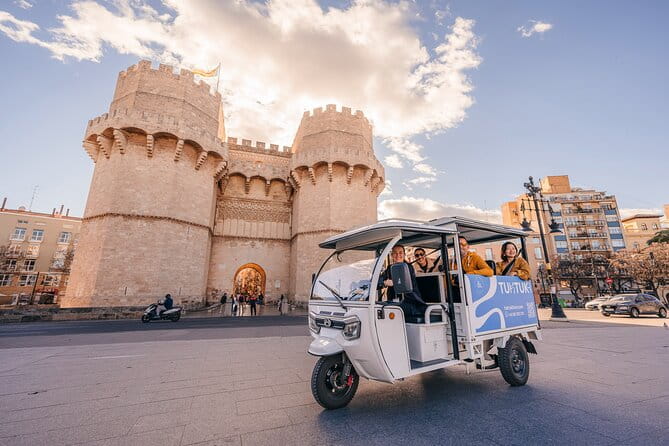 Valencia by Tuk Tuk i: Private tour 1 or 2 hours explore the city - FAQ