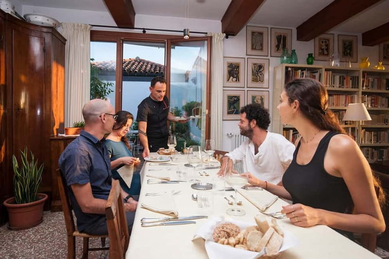 Venice: Cooking Class with Tiramisu and Pasta Making - Entering a Venetian Culinary Home