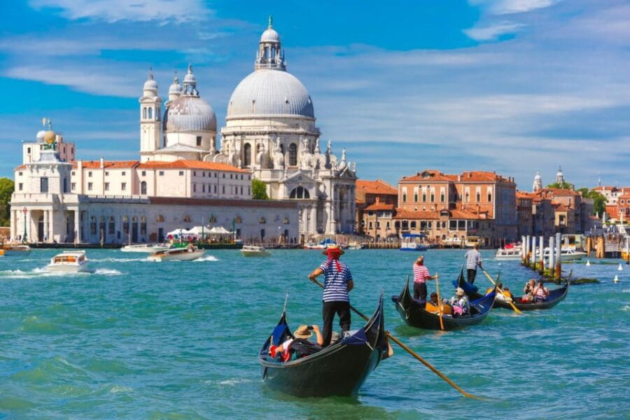 Venice: Private Exclusive History Tour with a Local Expert. - A Customizable Itinerary for a Personal Connection