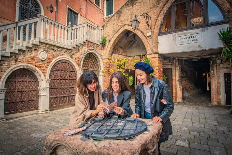 Venice: Private Walking Tour with Optional Gondola Ride - Price and Logistics: Getting the Most from the Experience