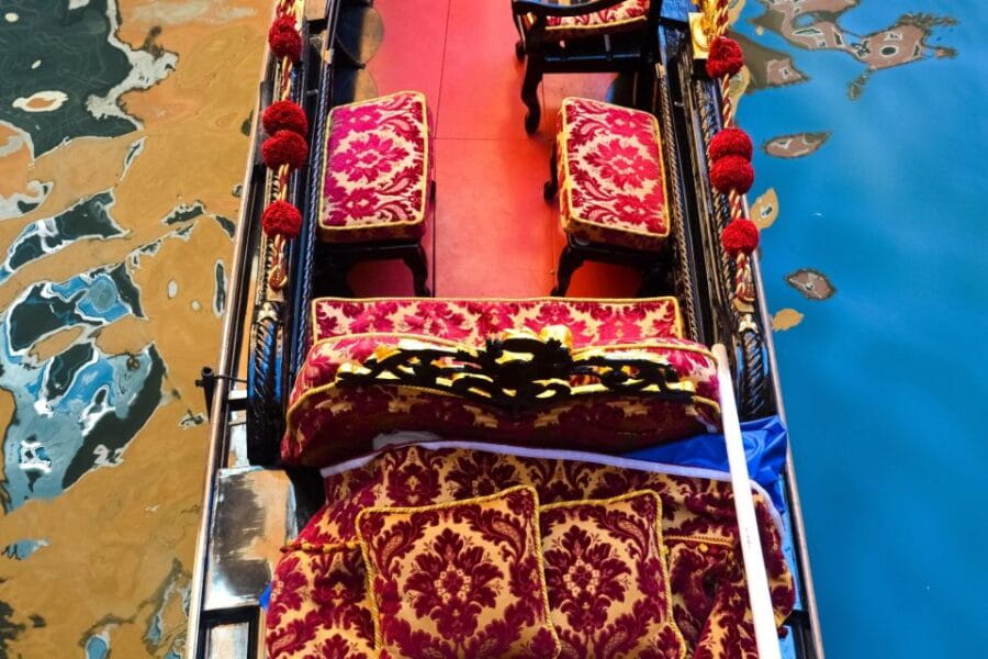 Venice: Romantic Gondola tour and Dinner for two - Final thoughts