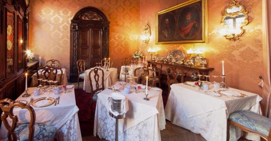 Venice: Romantic Palace Dinner and Private Gondola Ride - The Dinner: A Meal to Remember