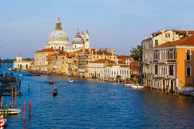 Venice: Romantic Shared Gondola Serenade on the Grand Canal - Exploring the Experience in Detail