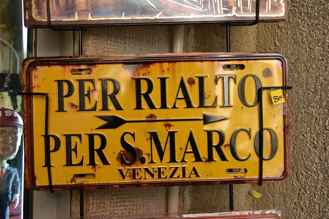 Venice Street Food and Sightseeing Small Group Tour - Sampling the Flavors of Venice: Cicchetti and Cheese