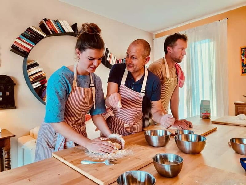 Verona Center: Pasta Class with Dinner & Wine in Local Home - The Meal: Dining with a View and Exceptional Wines